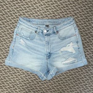 AE Stretch Mom Shorts Light Distressed Wash